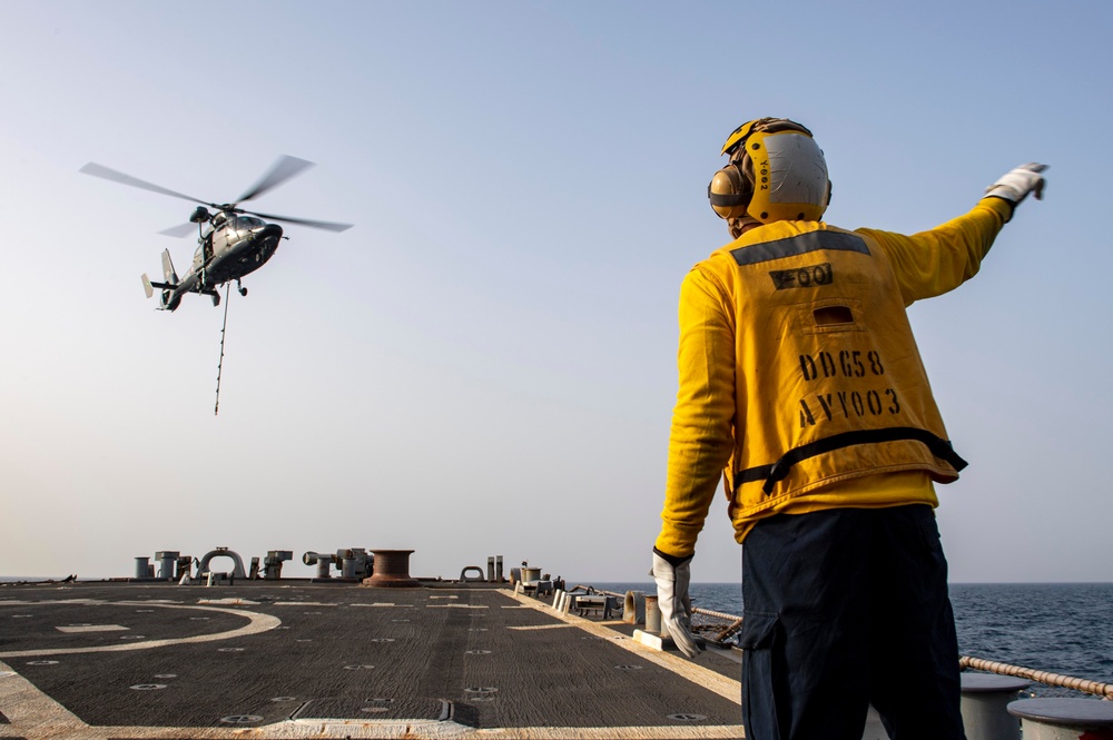 USS Laboon Conducts Flight Operations with Charles de Gaulle