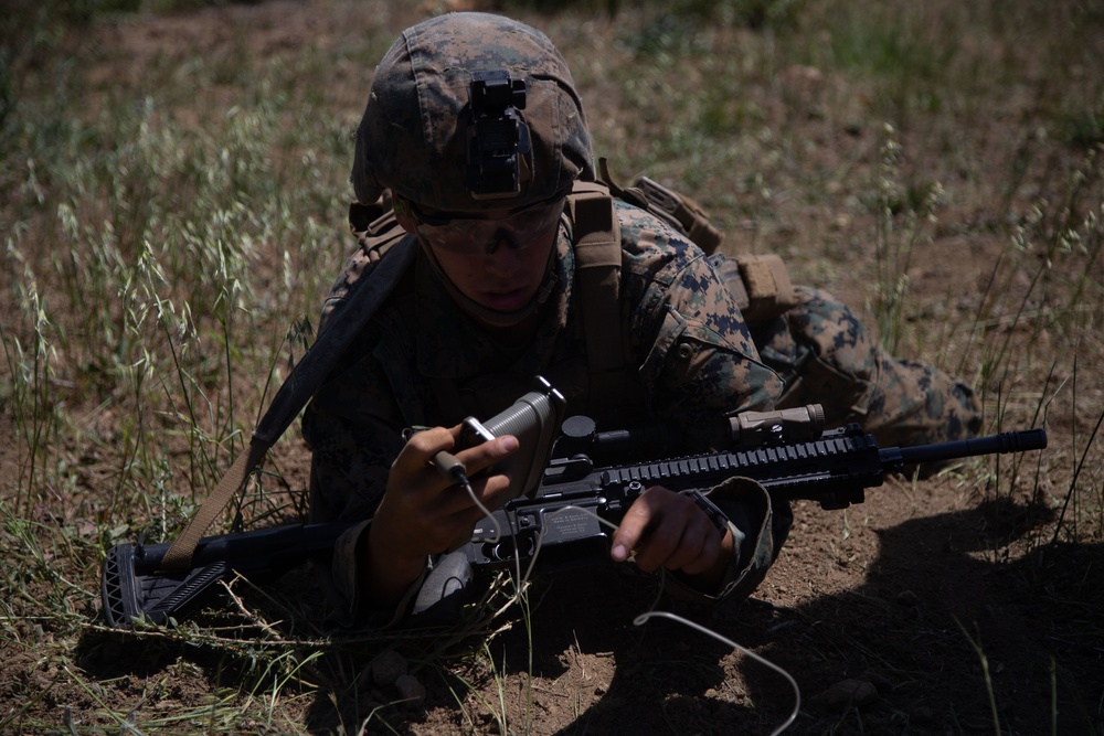 IMC Marines learn to emplace claymores