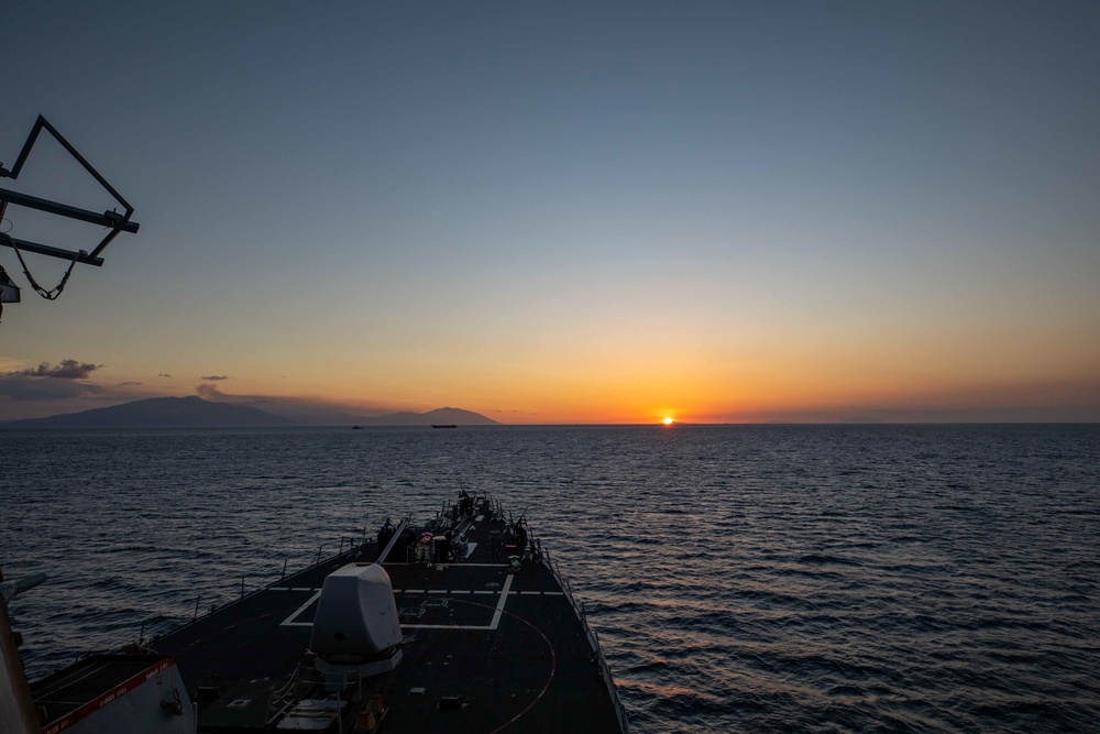 USS Barry transits through the San Bernardino Strait