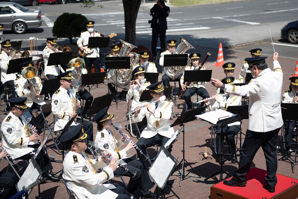 Japanese Police teach traffic safety