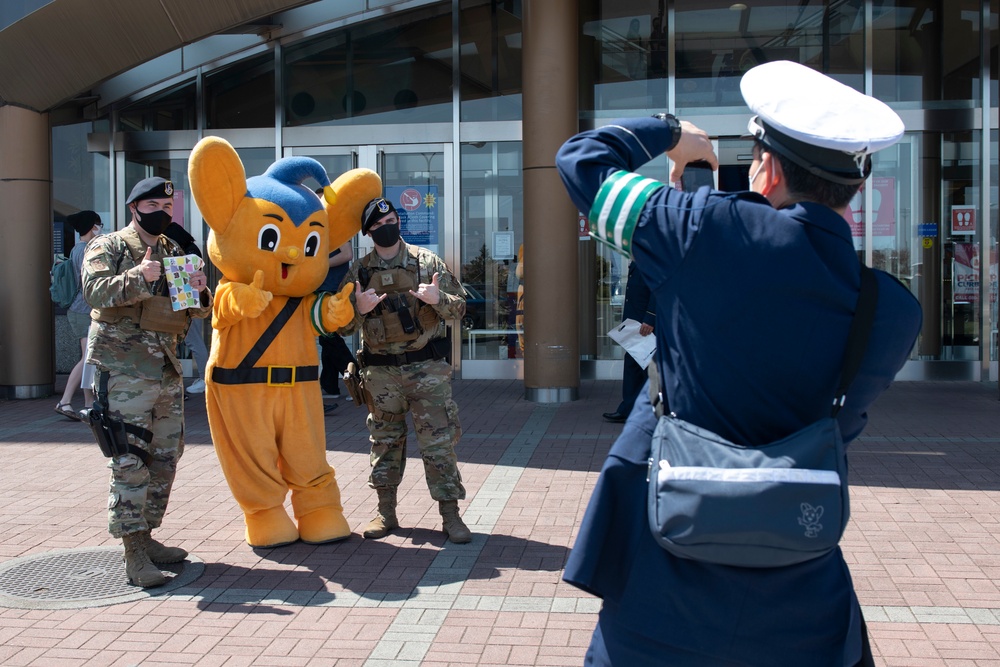 Japanese Police teach traffic safety