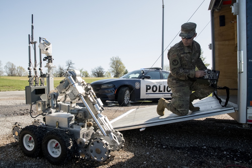 509th and 442nd EOD Integration Training Exercise with local police