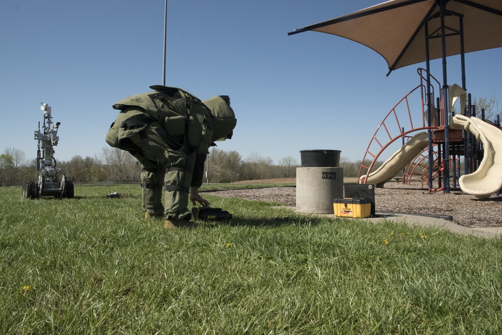 509th and 442nd EOD Integration Training Exercise with local police