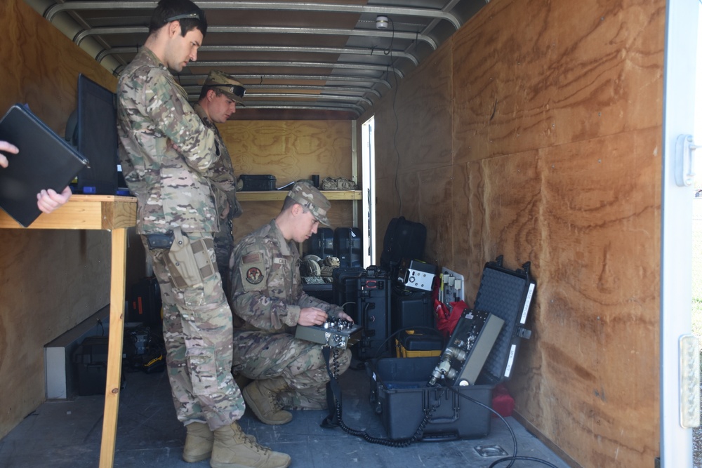 442d Fighter Wing and 509th Bomb Wing EOD conduct exercise with local law enforcement