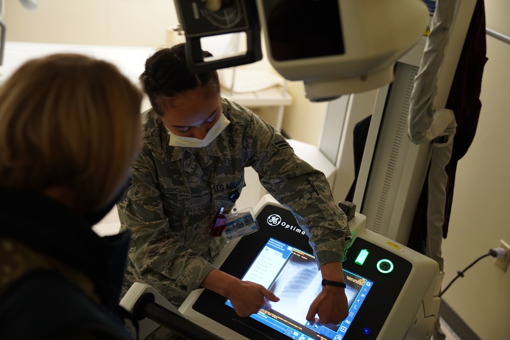 673d SGCS hosts commander immersion tour