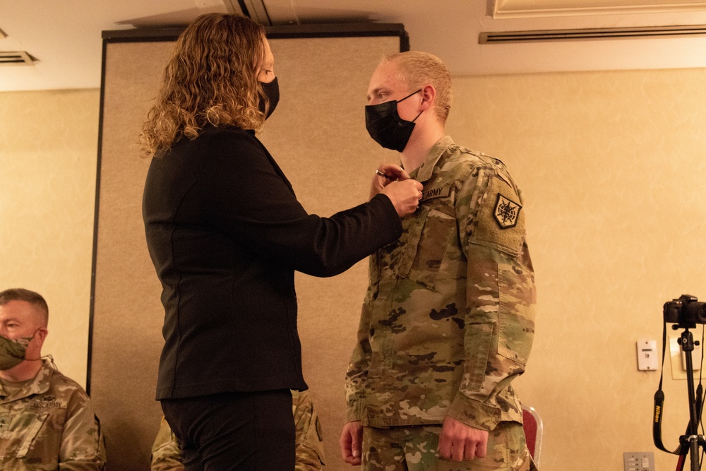 The Army Reserve recognizes Wisconsin Soldier for his heroics during off-duty hours