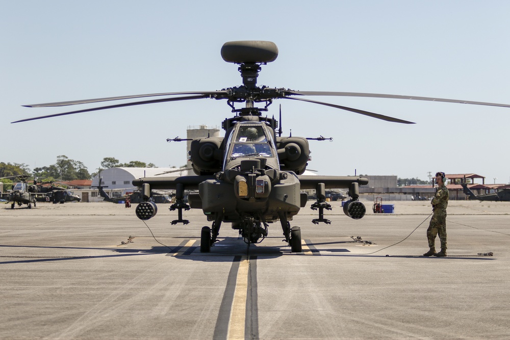 Marne Air Soldiers learn the newest version of the AH-64E Apache helicopter