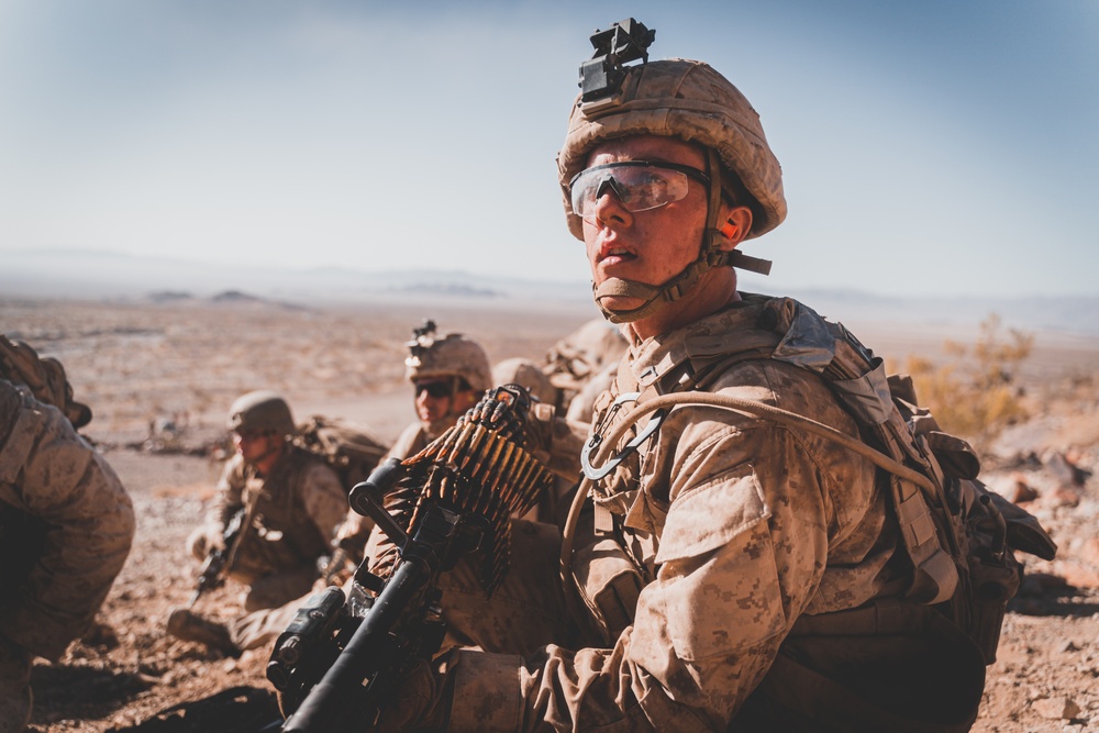 1st Battalion, 5th Marine Regiment Conducts Range 400