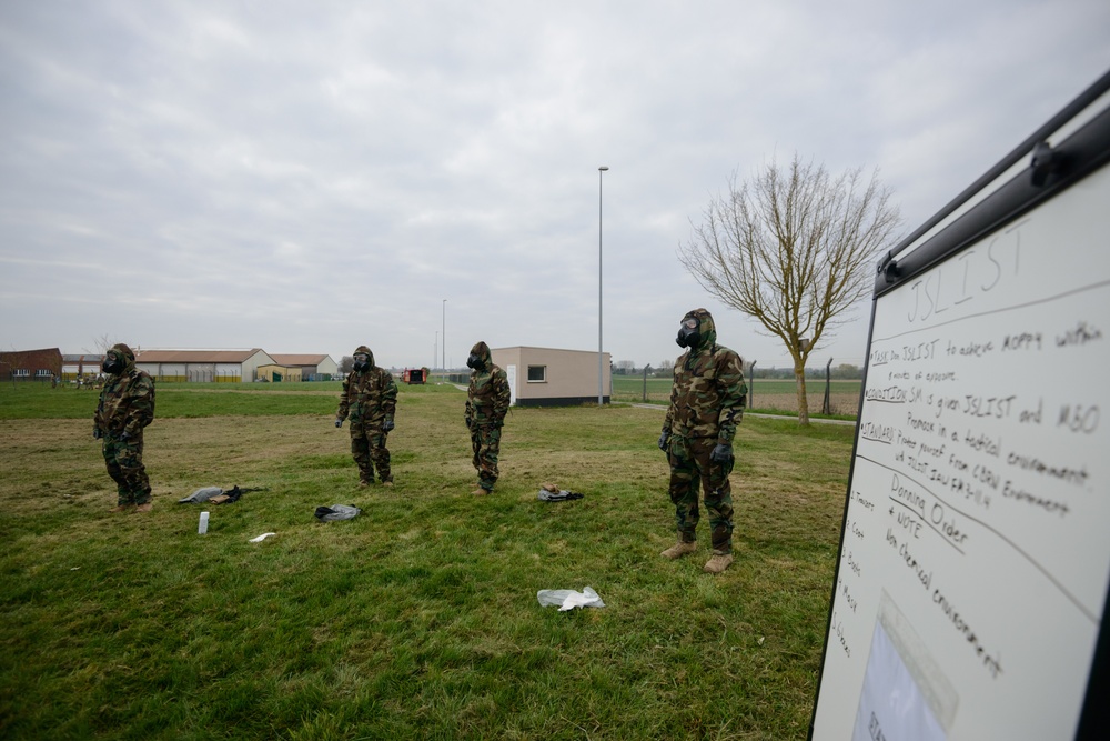 39th SSB Soldiers practice CBRN and mask confidence training