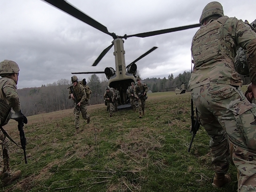 1-109th Infantry Regiment conducts aerial movement