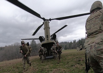 1-109th Infantry Regiment conducts aerial movement