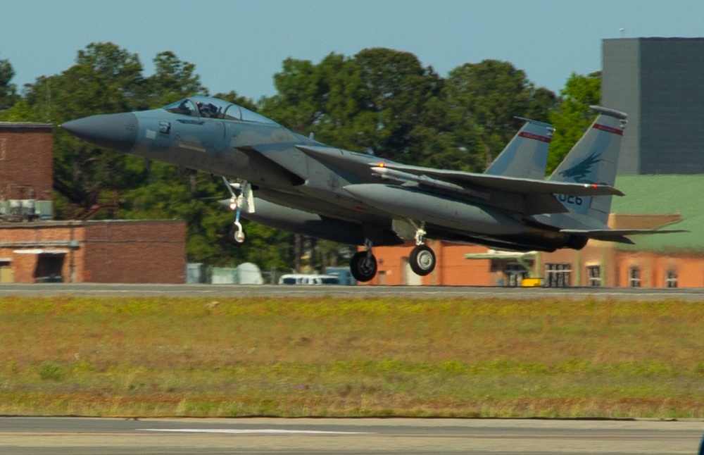 123rd Fighter Squadron landing