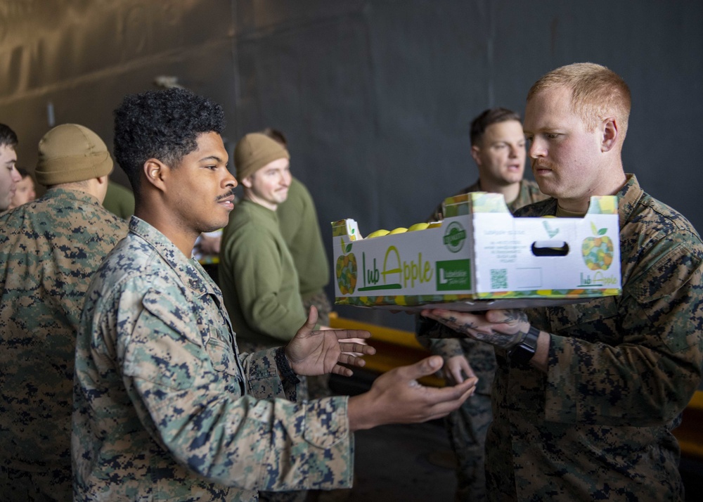 Carter Hall Conducts RAS with Supply