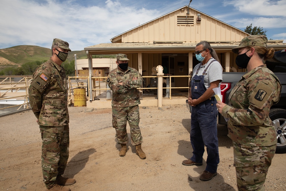 Chief of National Guard Bureau Gen. Daniel R. Hokanson visits with Cal Guard leadership at Camp Roberts