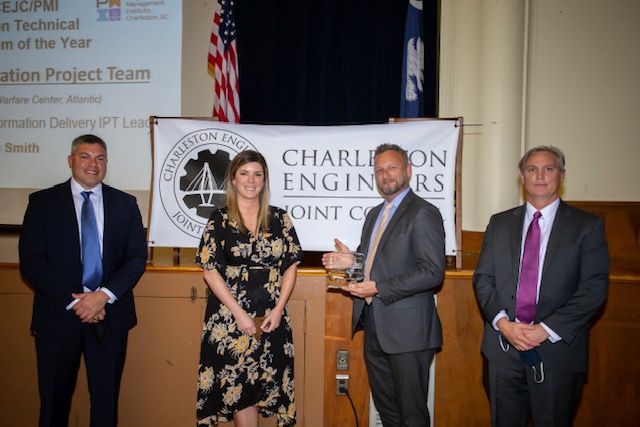NIWC Atlantic ‘team of teams’ receives prestigious award for accelerated cloud migration