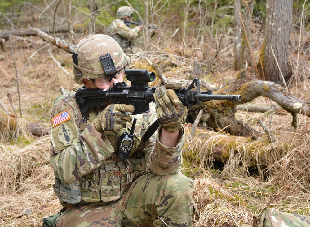 Soldiers from 1-109th Infantry Regiment train on battle drills