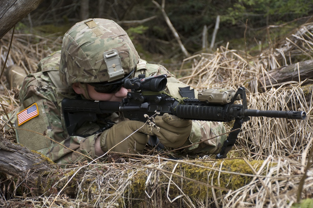Soldiers from 1-109th Infantry Regiment train on battle drills