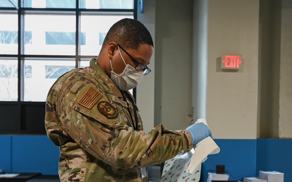 U.S. Airmen Support Detroit's Ford Field CVC