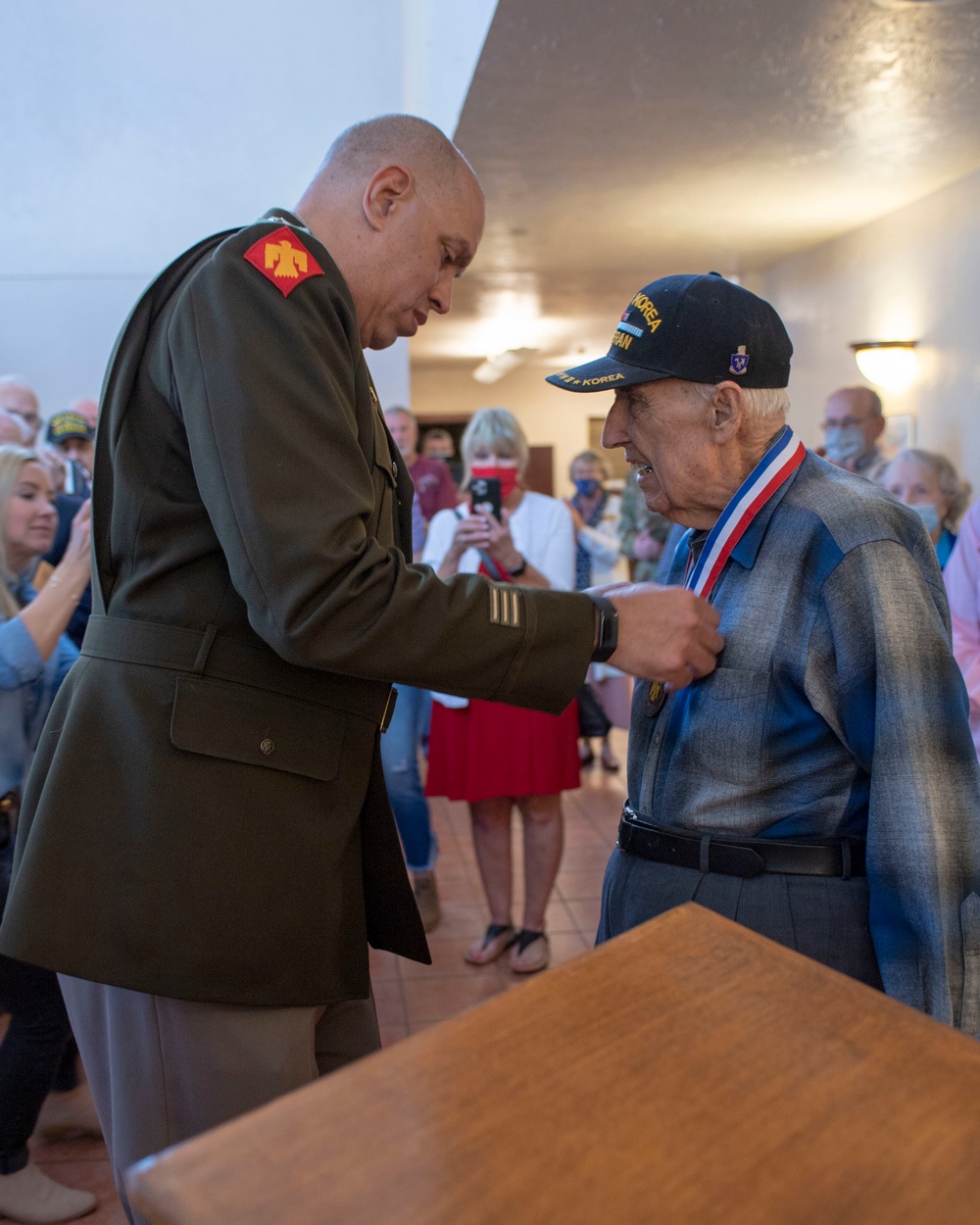 Oklahoma World War II and Korean War Veteran receives Thunderbird Medal