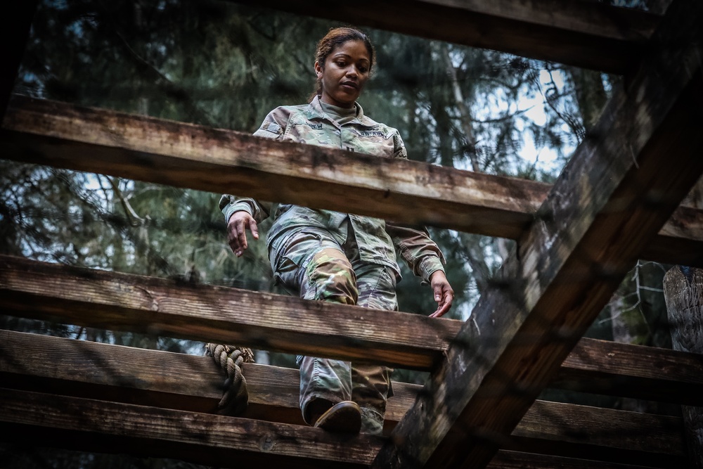 Team Building Obstacle Course HHBN, 25th Infantry Division Artillery