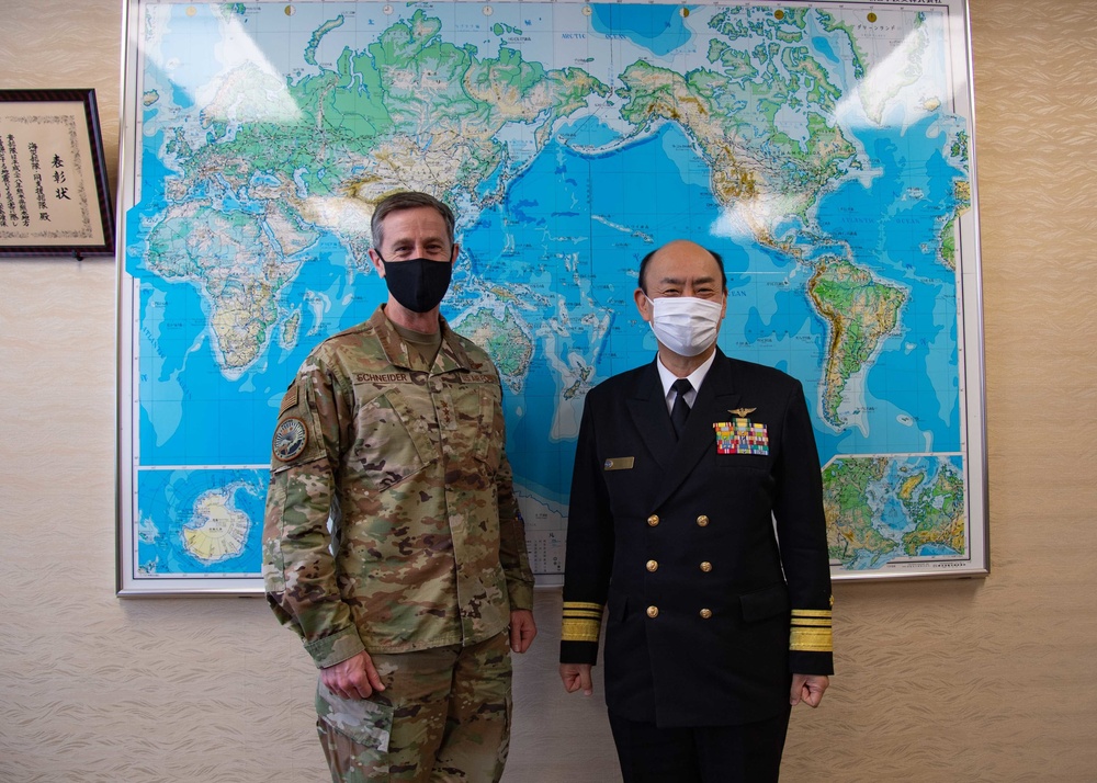 USFJ Lt. Gen. Schneider Visits CFAS