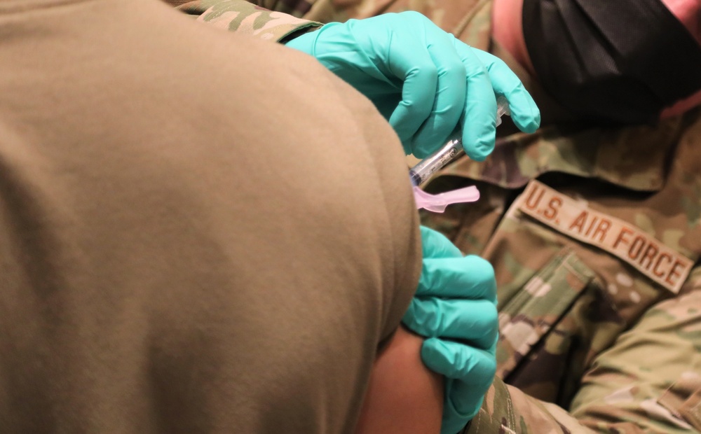 Georgia Air National Guard vaccinates 3rd Infantry Division Soldiers