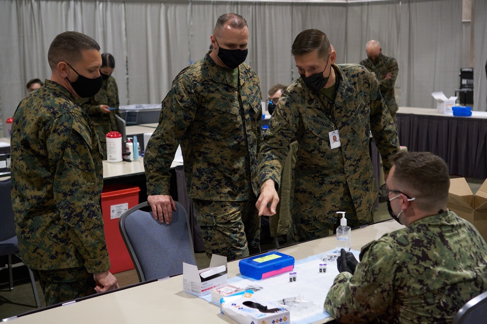 2nd Marine Logistics Group staff visits the community vaccination center in Philadelphia