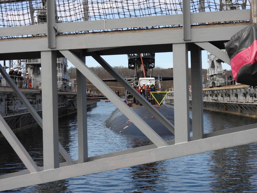USS Newport News (SSN 750) Departs Floating Dry-Dock ARDM 4
