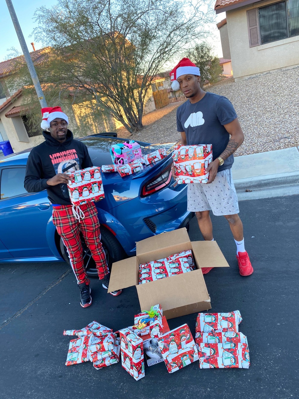 Soldiers give away dozens of toys for free