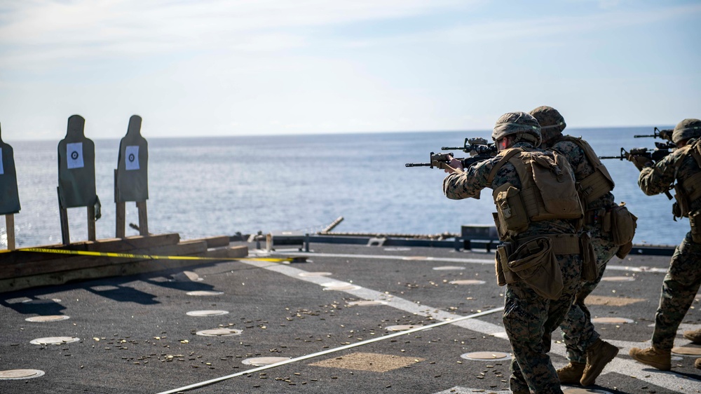 Carter Hall and 24th MEU Conduct Live-fire Exercise