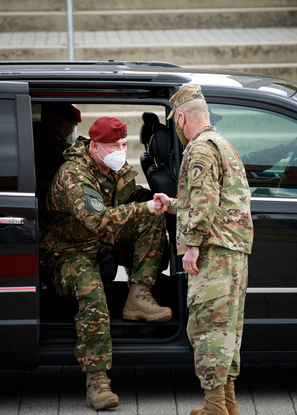 Brigadier General Miha Škerbinc visits U.S. Army Europe and Africa headquarters