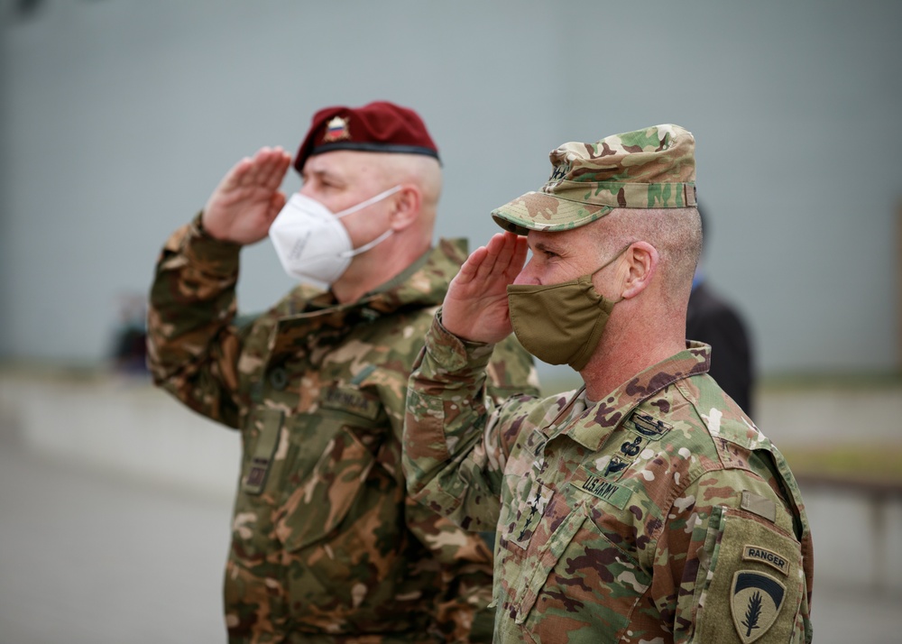 Brigadier General Miha Škerbinc visits U.S. Army Europe and Africa headquarters