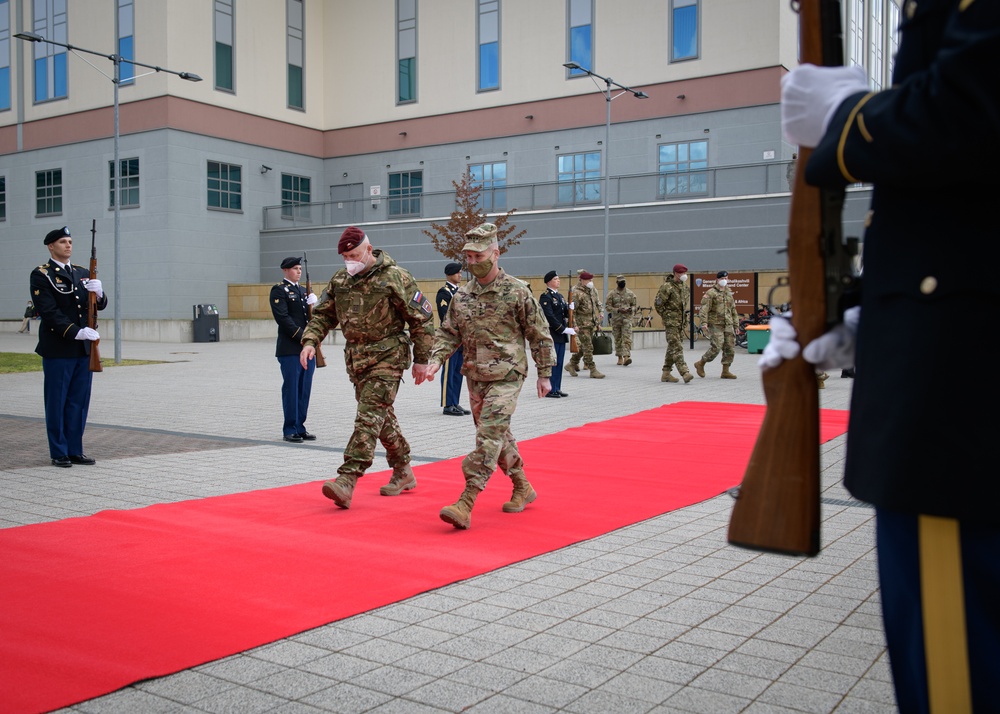 Brigadier General Miha Škerbinc visits U.S. Army Europe and Africa headquarters