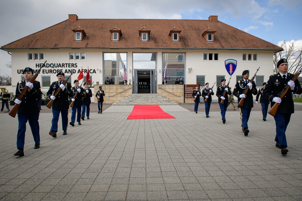 Brigadier General Miha Škerbinc visits U.S. Army Europe and Africa headquarters