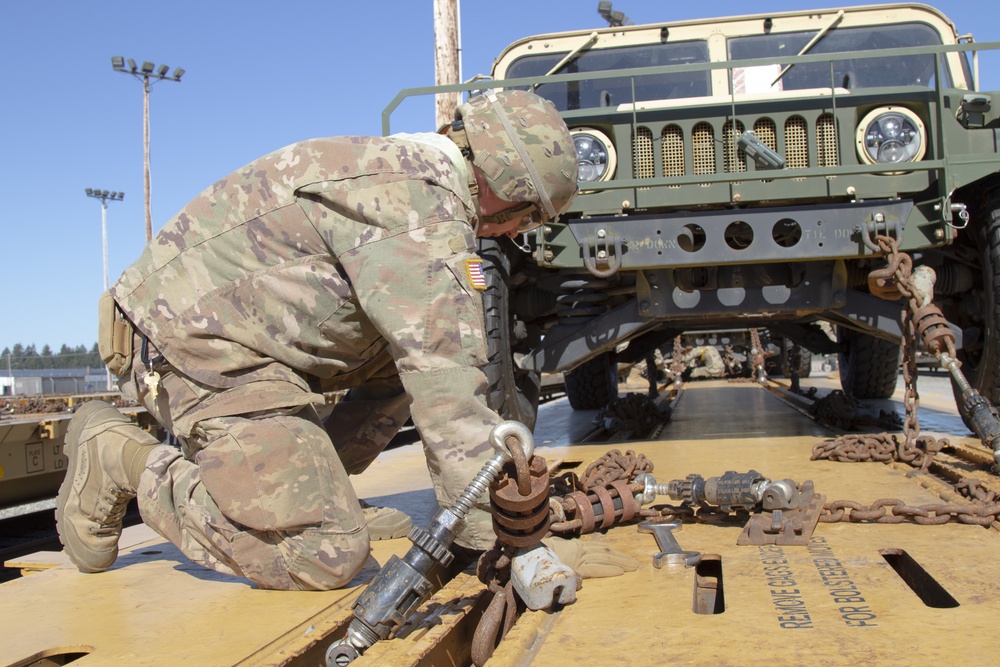 110th Chem. Bn. conducts railhead ops for EDRE