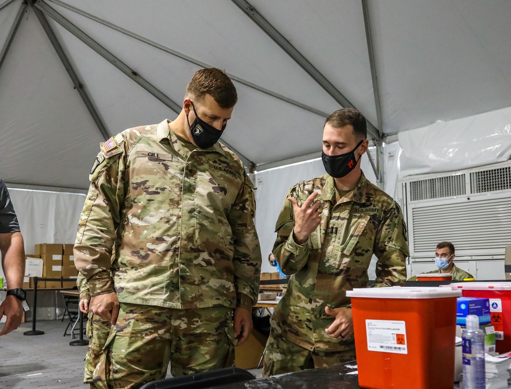 Deputy General Visits Vaccination Site