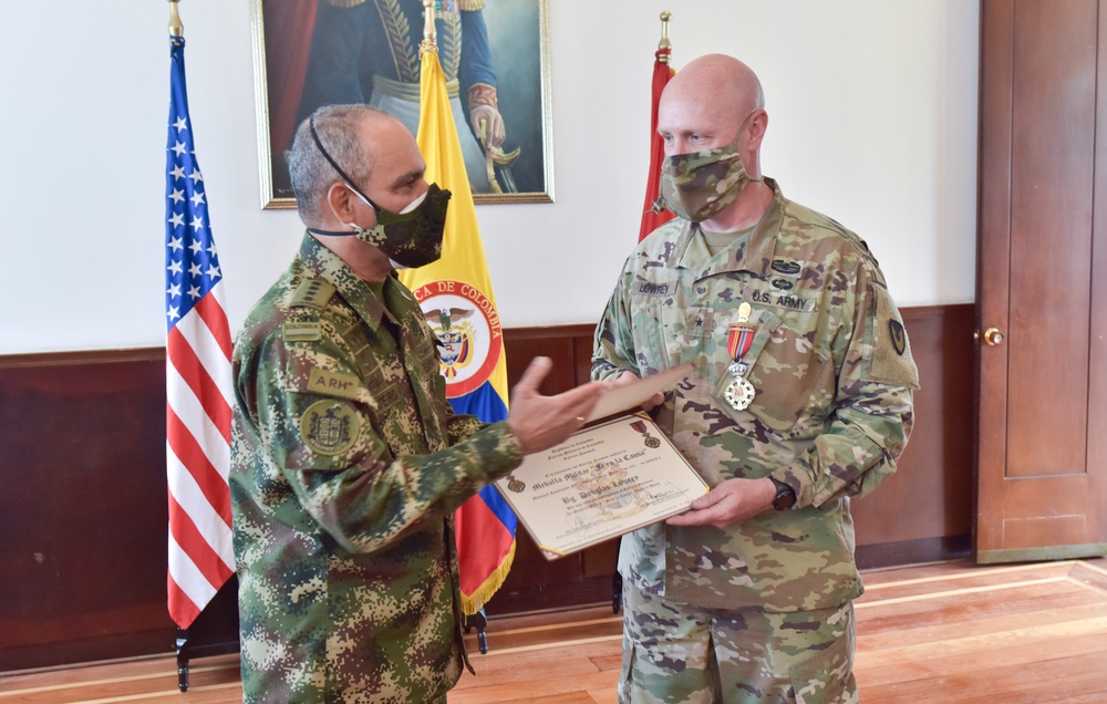 Colombian Army honors security enterprise leader