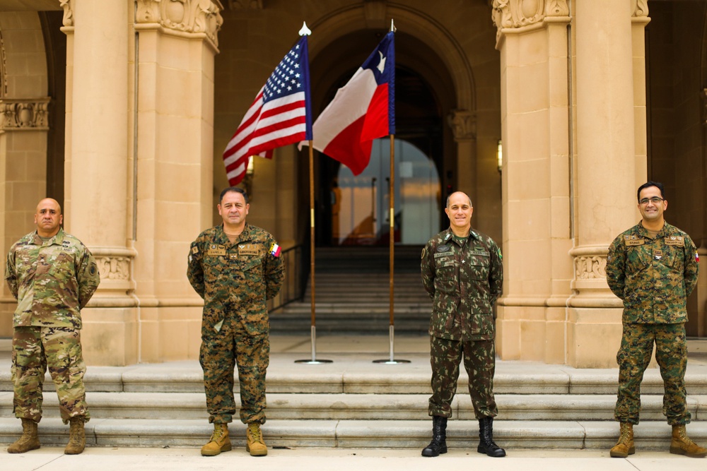 Chilean Army Defense Attaché meets with U.S. Army South Leadership