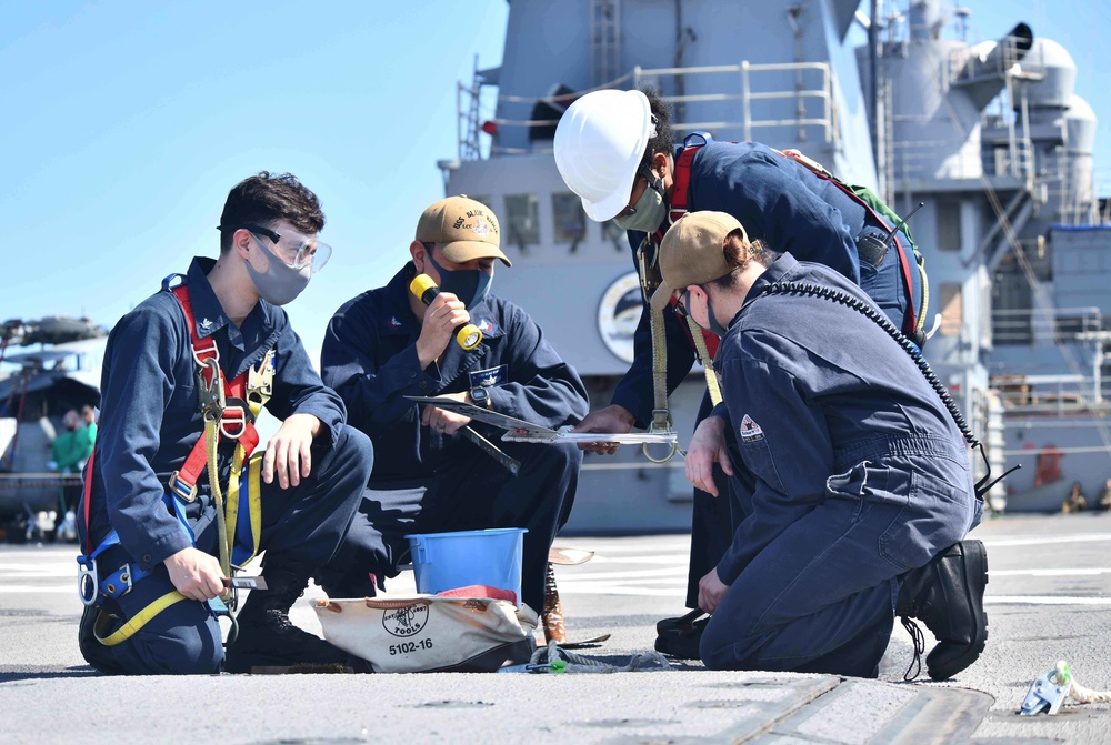 Blue Ridge Sailors Conduct Working Aloft Maintenance