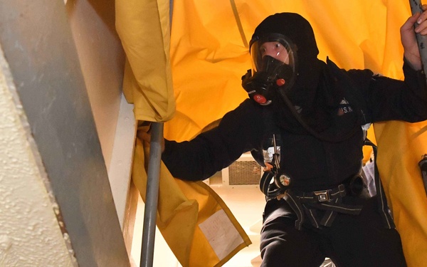 Blue Ridge Conducts Damage Control Drill