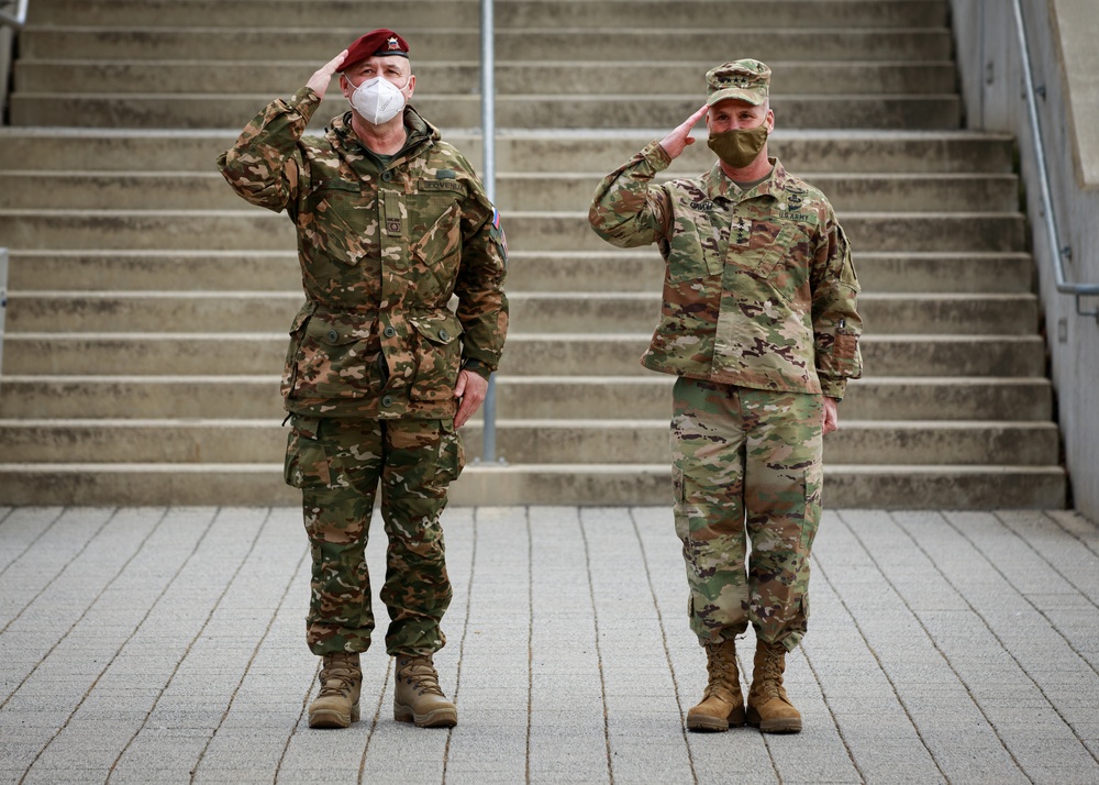 Brigadier General Miha Škerbinc visits U.S. Army Europe and Africa headquarters