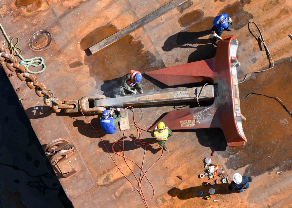 USS Hershel &quot;Woody&quot; Williams maintenance in Croatia