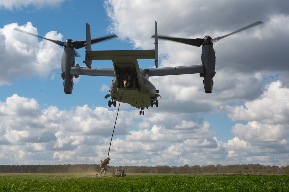 321st Special Tactics Squadron Fast Rope Training