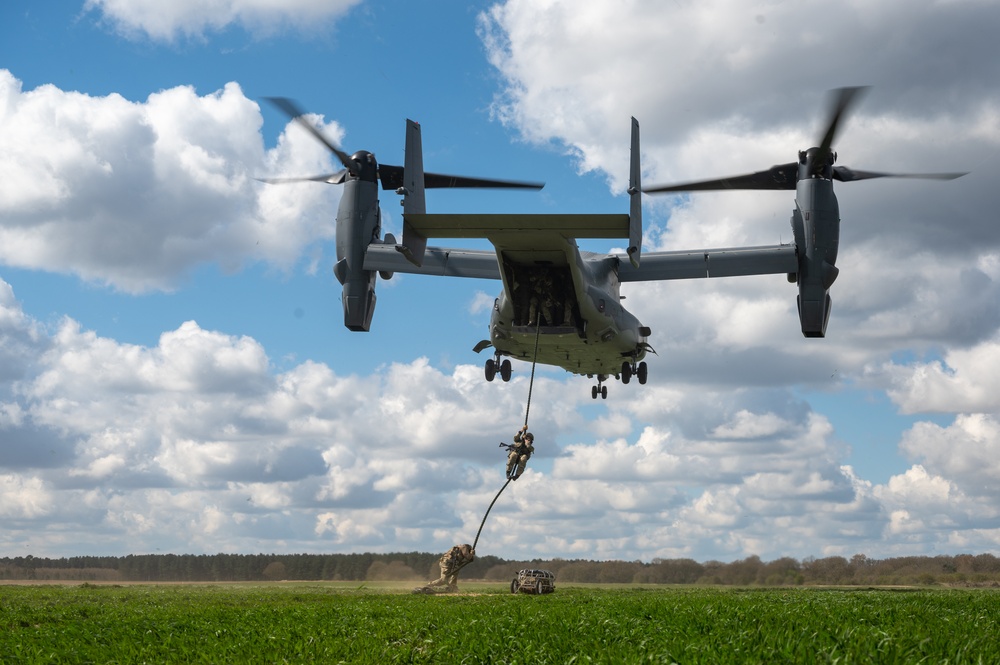 321st Special Tactics Squadron Fast Rope Training