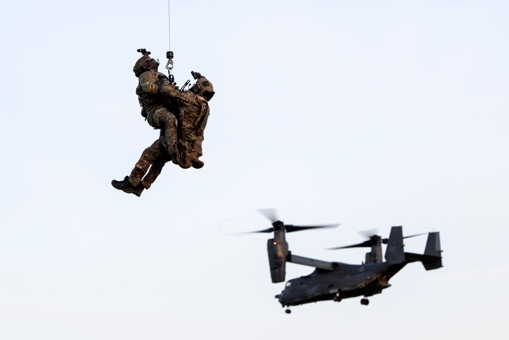 321st Special Tactics Squadron Fast Rope Training