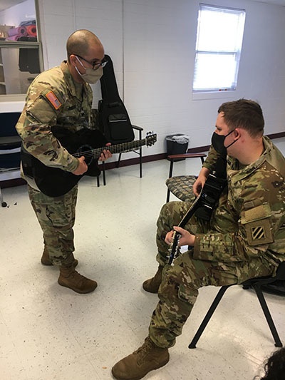 Soldiers rekindle love of music through recreational therapy
