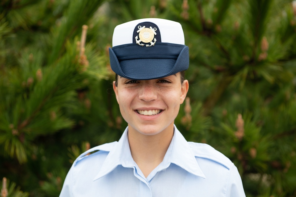 Seaman Natalya Reyes earns Coast Guard Honor Graduate for boot camp company India-200