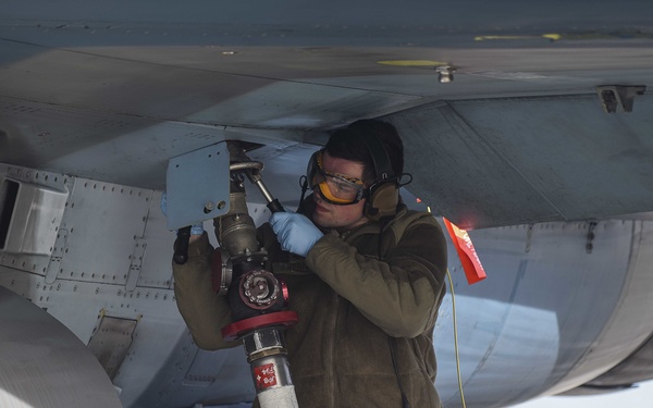 Arctic Gold 21-2 hot pit refueling