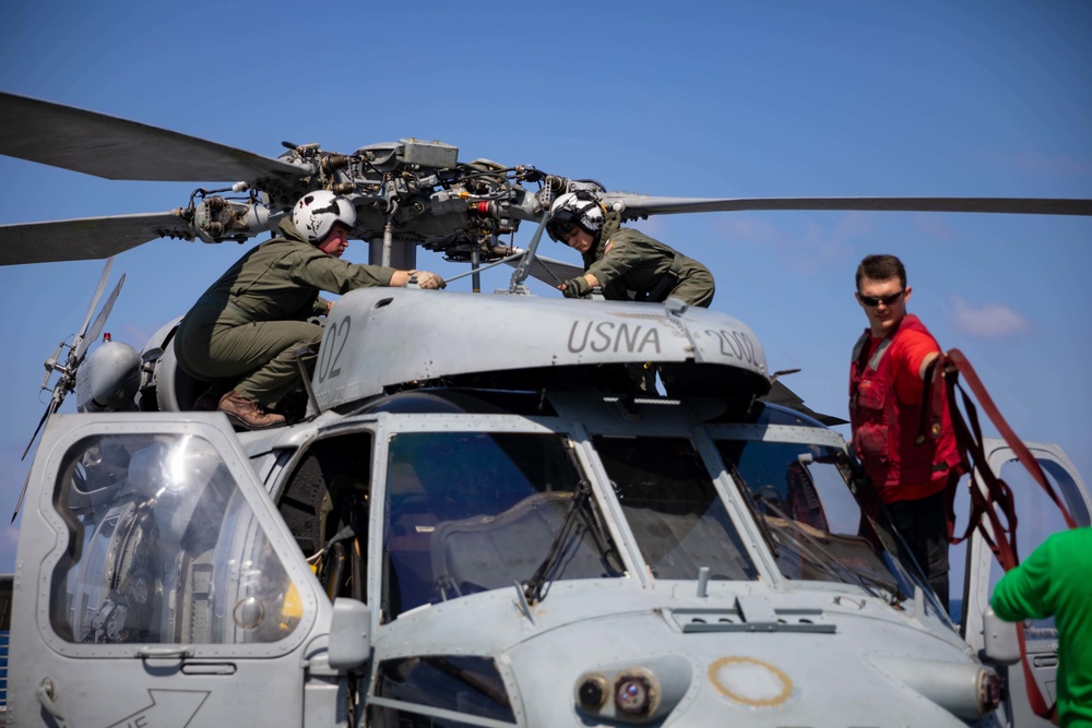 HSC 22 Crewmembers Conduct Helicopter Pre-Flight Inspection
