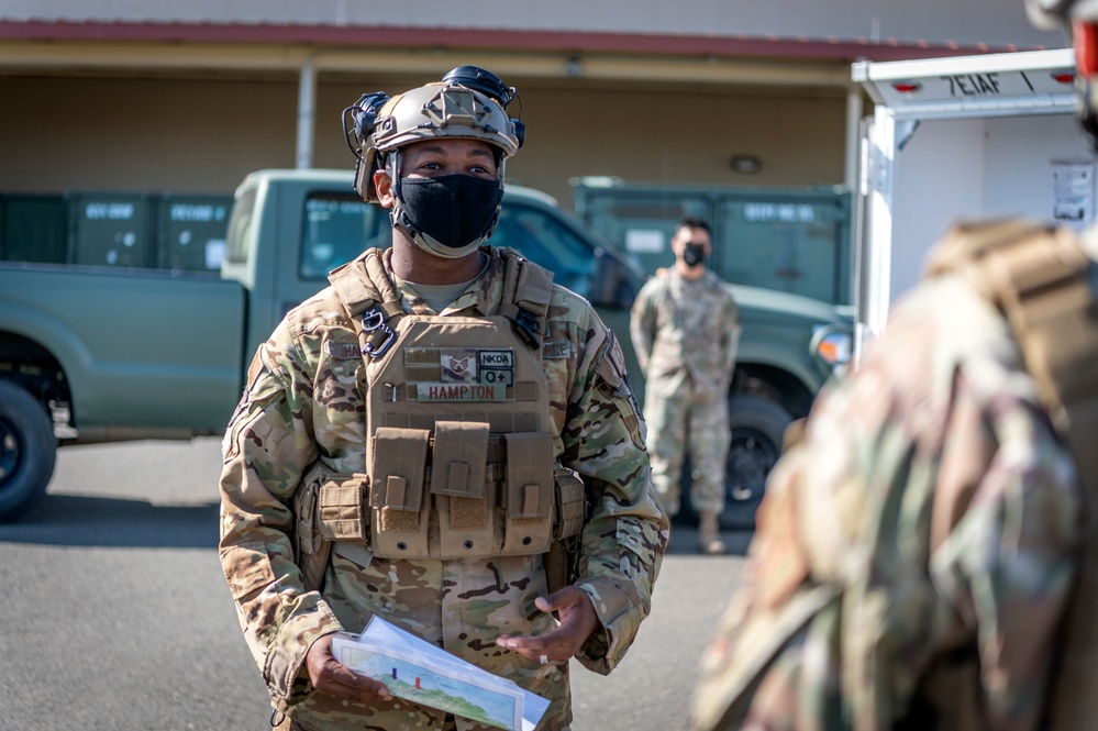 USAFEC command team visits West Coast Devil Raiders